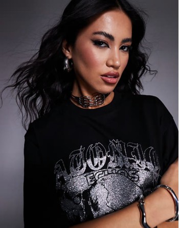 choker necklace with skeleton hand design