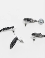 pack of 3 earrings with skeleton and bat design