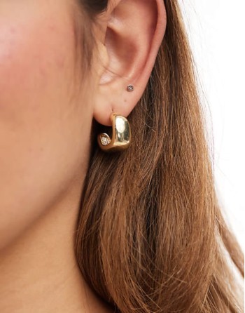 chunky hoops in gold