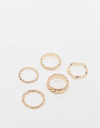pack of 5 rings with weave detail in gold tone