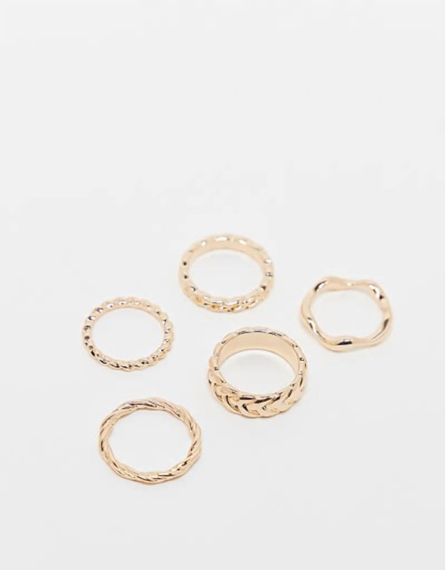 pack of 5 rings with weave detail in gold tone