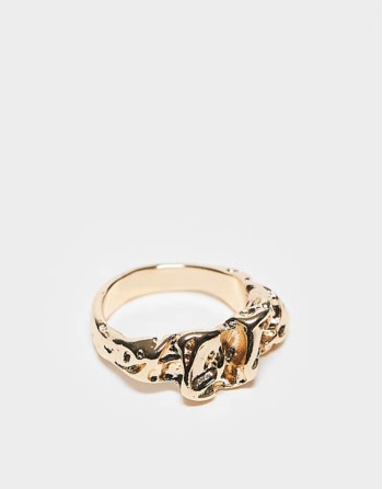 ring with texture design in gold tone