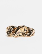ring with texture design in gold tone