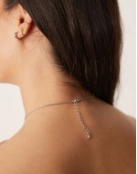 necklace with molten faux pearl pendant in silver tone