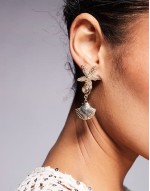 starfish and shell asymmetric earrings in gold