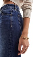 bracelet with twisted chain design in gold tone